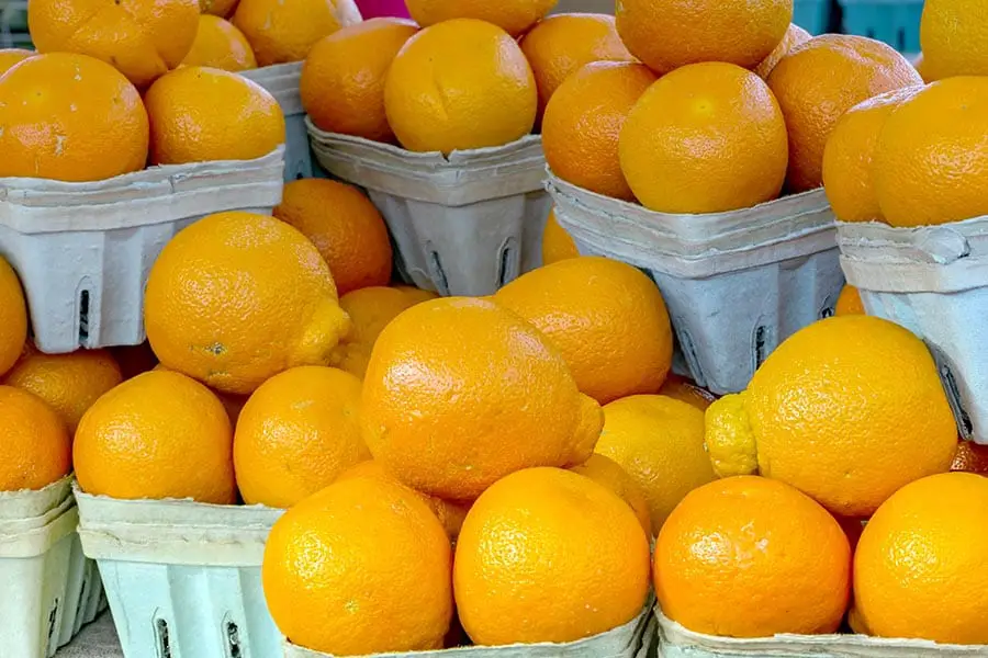 Navel oranges in baskets ready for sale