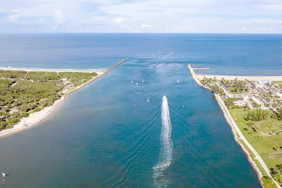 Boats on the water at Fort Pierce Inlet